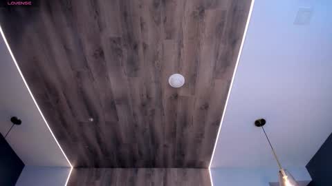 leahlombardi_ online show from 10.12.25