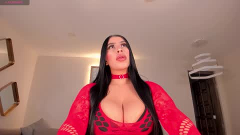 Snapshot of leahlombardi_ chatting on 11.11.25 leahlombardi_ online show from 11.11.25