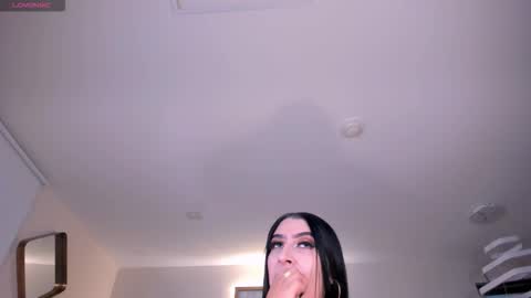 Snapshot of leahlombardi_ chatting on 11.12.25 leahlombardi_ online show from 11.12.25