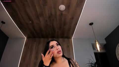 Snapshot of leahlombardi_ chatting on 11.28.25 leahlombardi_ online show from 11.28.25