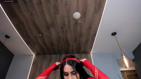 Snapshot of leahlombardi_ chatting on 11.30.25 leahlombardi_ online show from 11.30.25