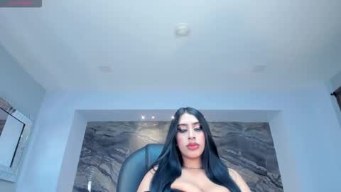 Snapshot of leahlombardi_ chatting on 12.20.25 leahlombardi_ online show from 12.20.25