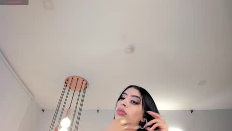 Snapshot of leahlombardi_ chatting on 01.11.26 leahlombardi_ online show from 01.11.26