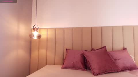 Snapshot of leamonroe__ chatting on 01.28.25 Hey Im Lea online show from 01.28.25