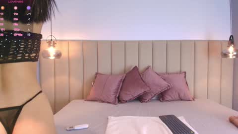 Snapshot of leamonroe__ chatting on 02.08.25 Hey Im Lea online show from 02.08.25