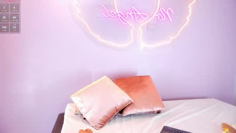 Snapshot of leamonroe__ chatting on 11.13.25 Hey Im Lea online show from 11.13.25