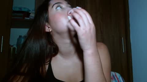 Snapshot of leanaalhub chatting on 01.28.25 leanaalhub online show from 01.28.25