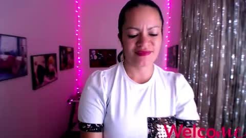 Leandra online show from 02.06.25