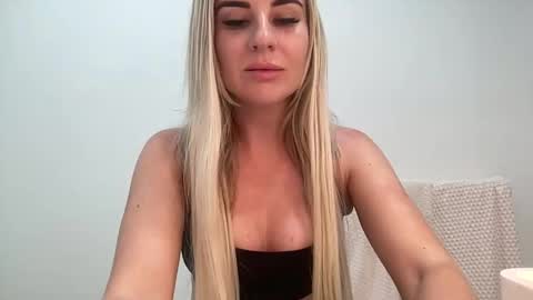 Snapshot of leannaxox chatting on 01.30.25 Leanna online show from 01.30.25