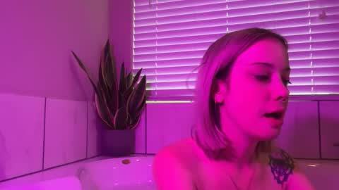 leanneluxecouple online show from 04.18.26