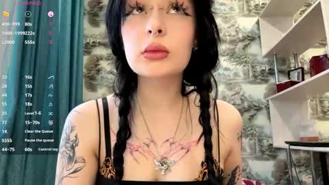 Kiki online show from 04.22.26
