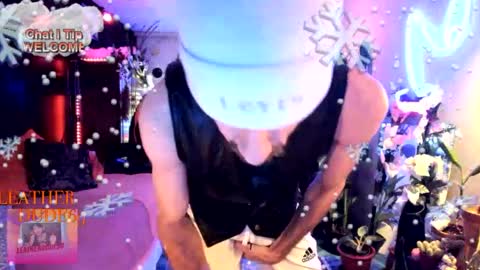 Snapshot of leatherdude69 chatting on 12.21.24 leatherdude69 online show from 12.21.24