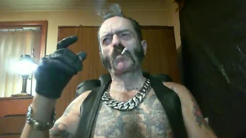 leathergreaser online show from 03.05.25