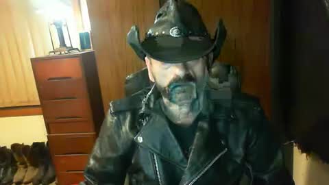 Snapshot of leathergreaser chatting on 04.26.26 leathergreaser online show from 04.26.26