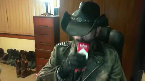 Snapshot of leathergreaser chatting on 04.29.26 leathergreaser online show from 04.29.26
