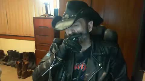 Snapshot of leathergreaser chatting on 04.30.26 leathergreaser online show from 04.30.26
