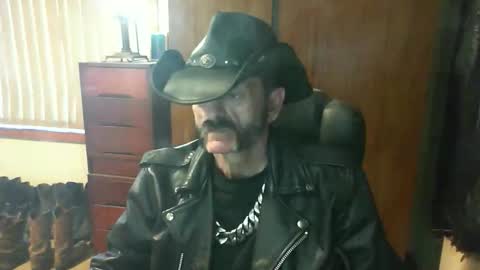 Snapshot of leathergreaser chatting on 05.07.26 leathergreaser online show from 05.07.26