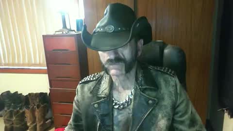 Snapshot of leathergreaser chatting on 05.15.26 leathergreaser online show from 05.15.26
