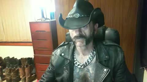 Snapshot of leathergreaser chatting on 05.16.26 leathergreaser online show from 05.16.26