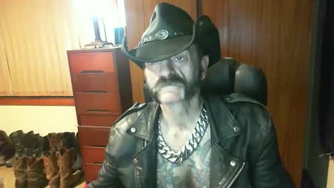 Snapshot of leathergreaser chatting on 05.18.26 leathergreaser online show from 05.18.26