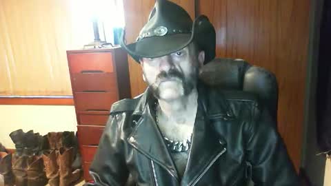 Snapshot of leathergreaser chatting on 05.18.26 leathergreaser online show from 05.18.26