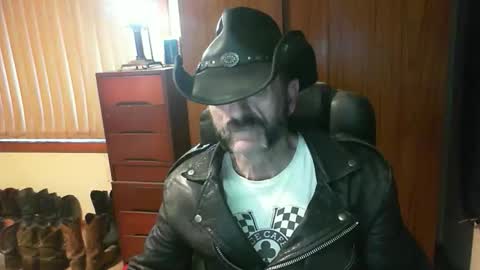 Snapshot of leathergreaser chatting on 05.20.26 leathergreaser online show from 05.20.26