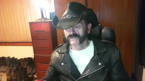 Snapshot of leathergreaser chatting on 05.22.26 leathergreaser online show from 05.22.26