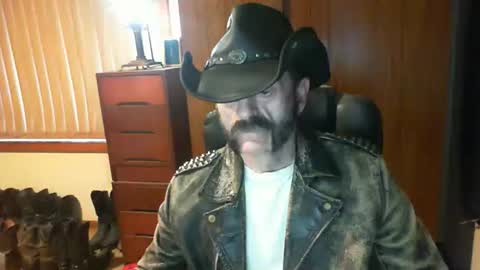 Snapshot of leathergreaser chatting on 05.23.26 leathergreaser online show from 05.23.26