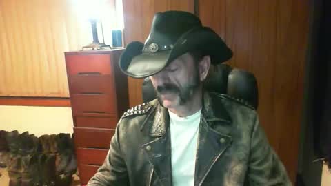 Snapshot of leathergreaser chatting on 05.25.26 leathergreaser online show from 05.25.26