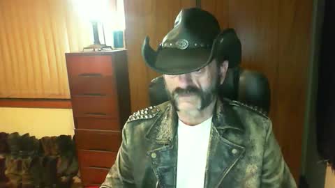 Snapshot of leathergreaser chatting on 05.26.26 leathergreaser online show from 05.26.26