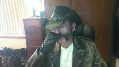 Snapshot of leathergreaser chatting on 05.27.26 leathergreaser online show from 05.27.26