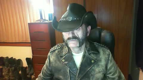 Snapshot of leathergreaser chatting on 05.28.26 leathergreaser online show from 05.28.26