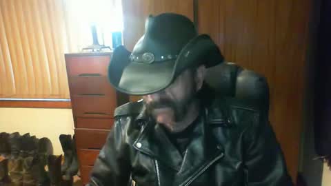 Snapshot of leathergreaser chatting on 05.29.26 leathergreaser online show from 05.29.26