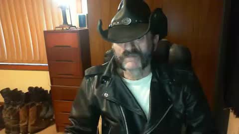 Snapshot of leathergreaser chatting on 06.10.26 leathergreaser online show from 06.10.26