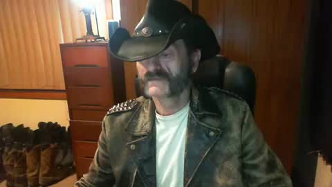 Snapshot of leathergreaser chatting on 06.13.26 leathergreaser online show from 06.13.26