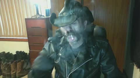 Snapshot of leathergreaser chatting on 06.15.26 leathergreaser online show from 06.15.26