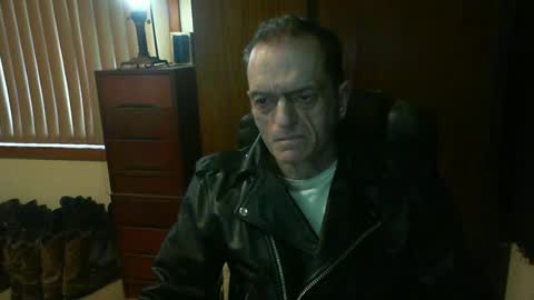 Snapshot of leathergreaser chatting on 06.17.26 leathergreaser online show from 06.17.26