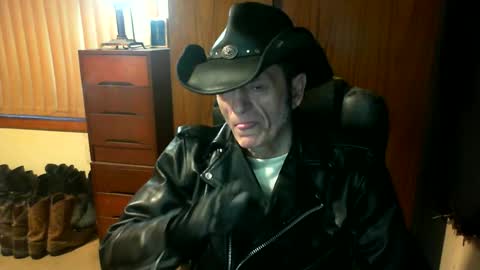 Snapshot of leathergreaser chatting on 07.07.26 leathergreaser online show from 07.07.26
