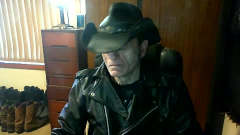 Snapshot of leathergreaser chatting on 07.10.26 leathergreaser online show from 07.10.26