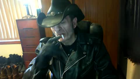 Snapshot of leathergreaser chatting on 07.14.26 leathergreaser online show from 07.14.26