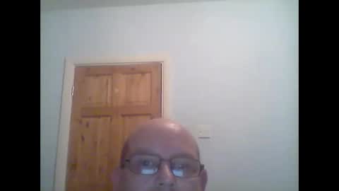 Snapshot of leatherpants68 chatting on 10.03.25 leatherpants68 online show from 10.03.25