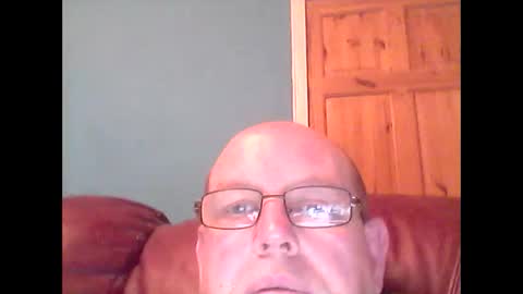 Snapshot of leatherpants68 chatting on 10.15.25 leatherpants68 online show from 10.15.25