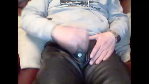 Snapshot of leatherpants68 chatting on 03.12.26 leatherpants68 online show from 03.12.26