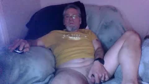 Snapshot of lebranleur71 chatting on 02.15.25 lesbranleur71 online show from 02.15.25