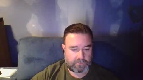 Snapshot of lecheare28 chatting on 04.29.26 lecheare28 online show from 04.29.26