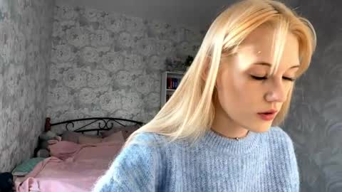 Snapshot of leealaya chatting on 04.17.26 Kate online show from 04.17.26