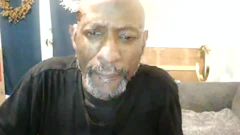 Snapshot of leeguy_hugedick chatting on 06.20.26 Ebony DeafGuy online show from 06.20.26