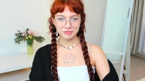 leelooyolo online show from 11.09.25