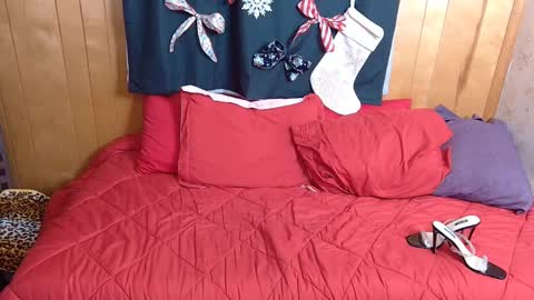 Snapshot of leesdesires chatting on 12.11.24 Leesdesires online show from 12.11.24