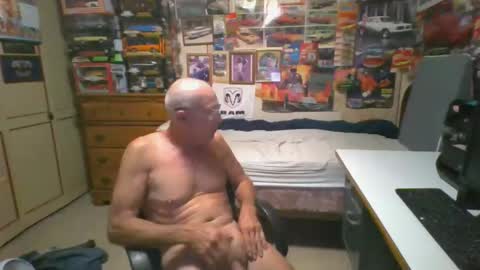Snapshot of leezamm1132 chatting on 04.24.26 leezamm1132 online show from 04.24.26